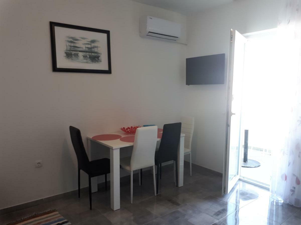 Apartmani Korina Starigrad Paklenica Exterior foto