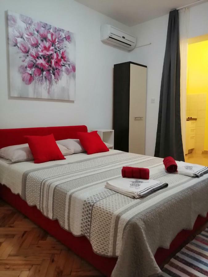 Apartmani Korina Starigrad Paklenica Exterior foto
